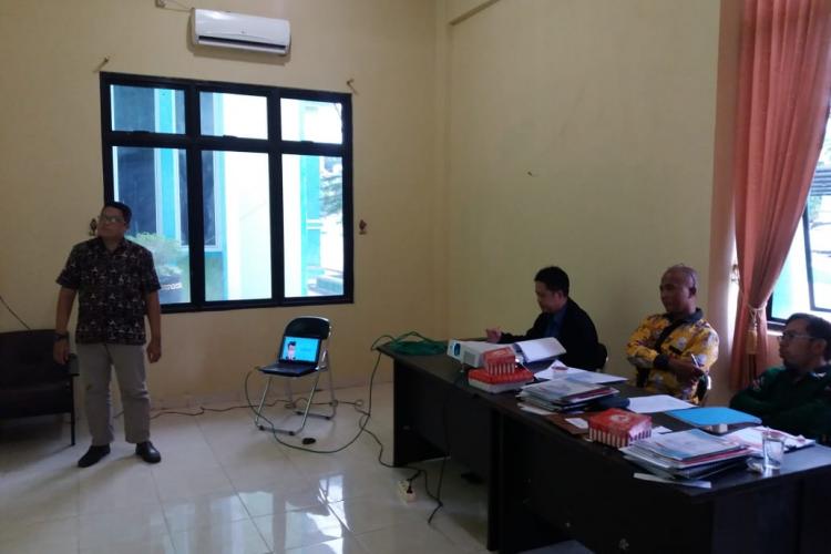 Presentasi Instruktur Komputer